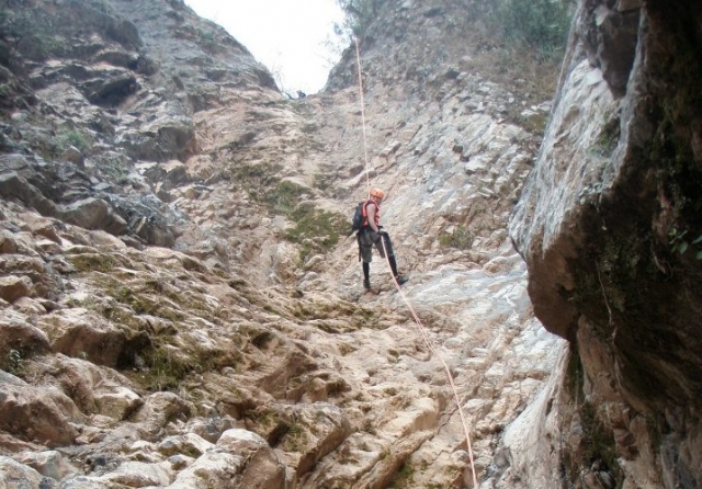 Desciende cuevas
